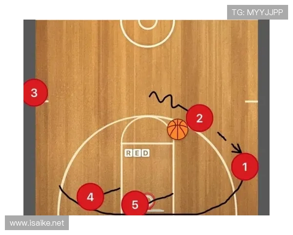 祖比门迪与德保罗：中场组织与防守覆盖的战术作用对比分析