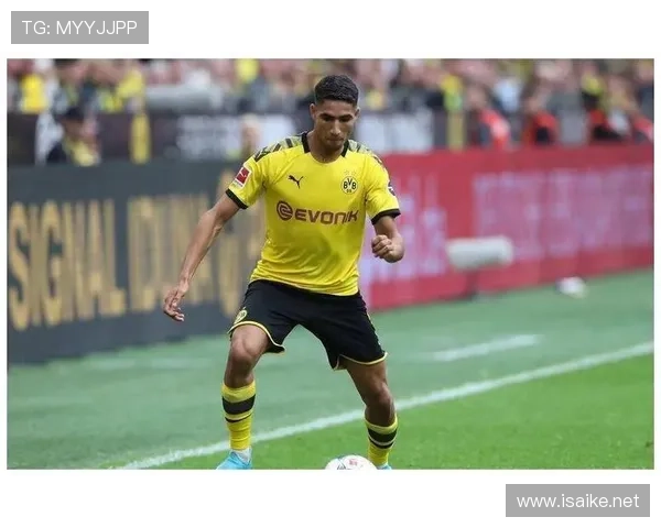 阿什拉夫与阿诺德:冲击型与组织型边卫的战术角色对比分析