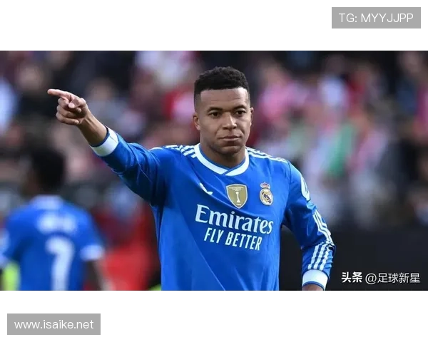 皇马防线频频崩盘问题显现,目前阶段战术漏洞与人员失控对球队表现造成影响 皇马防线频频崩盘问题显现,目前阶段战术漏洞与人员失控对球队表现造成影响