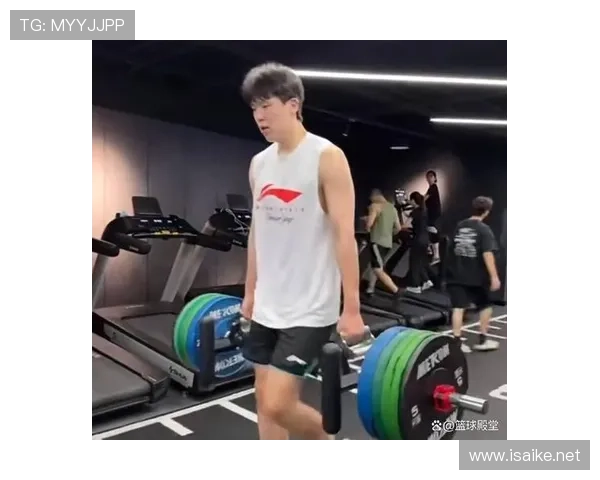 杨瀚森训练完直接去超市买打折菜，这自律程度娱乐圈没人敢认亲