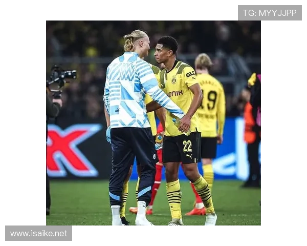 贝林厄姆与德布劳内：中场多功能性与技术全面性对比分析